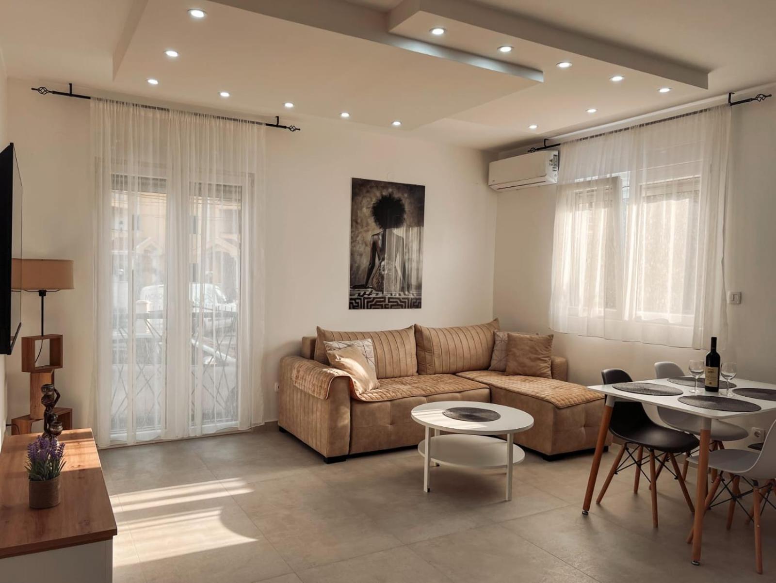 M&N Residence Tivat Bagian luar foto
