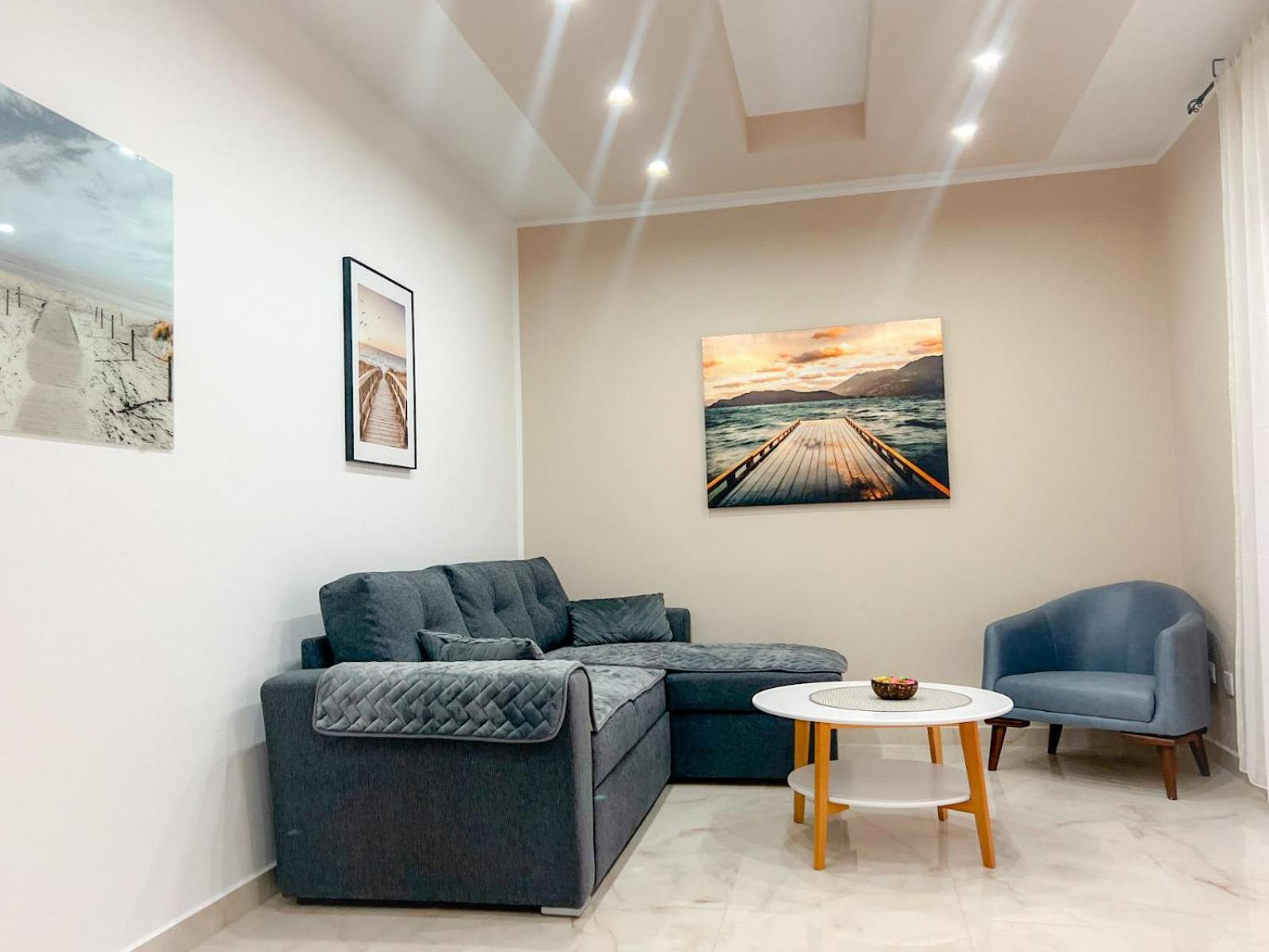 M&N Residence Tivat Bagian luar foto